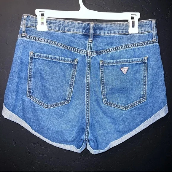 Guess Womens Shorts Size 28 Blue
Denim Floral High Rise Gia Cheeky Hot Pants - Picture 5 of 7